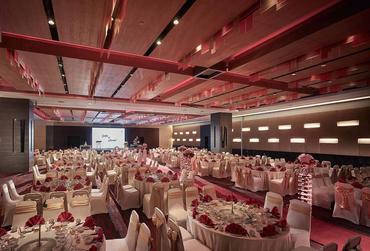 G Gurney Hotel