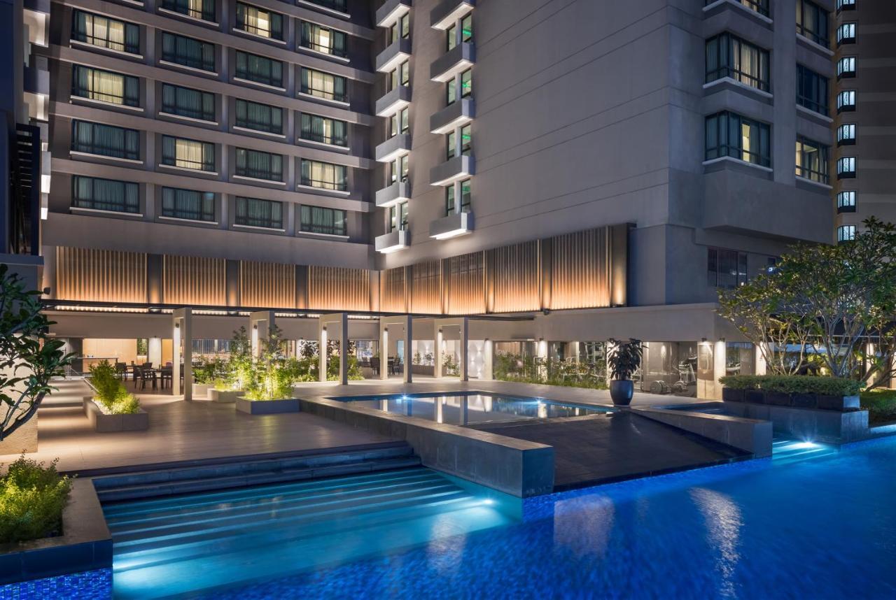 G Gurney 5* George Town